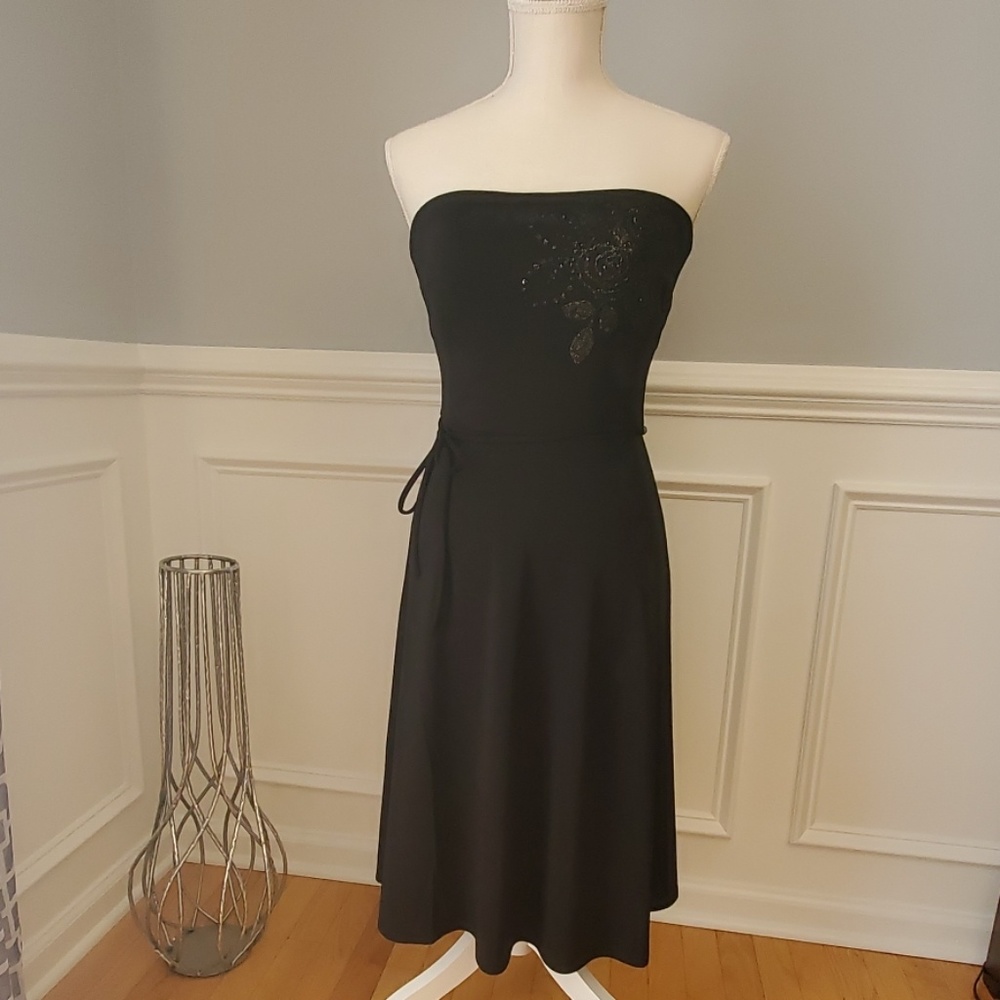 Express Black Floral Beaded Strapless Dress Fit And Flair Juniors Size 3/4